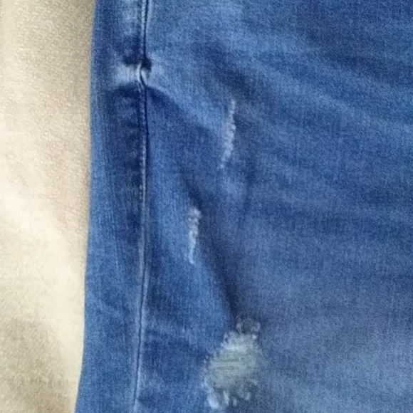 Blue Jeans - Picture 7 of 11